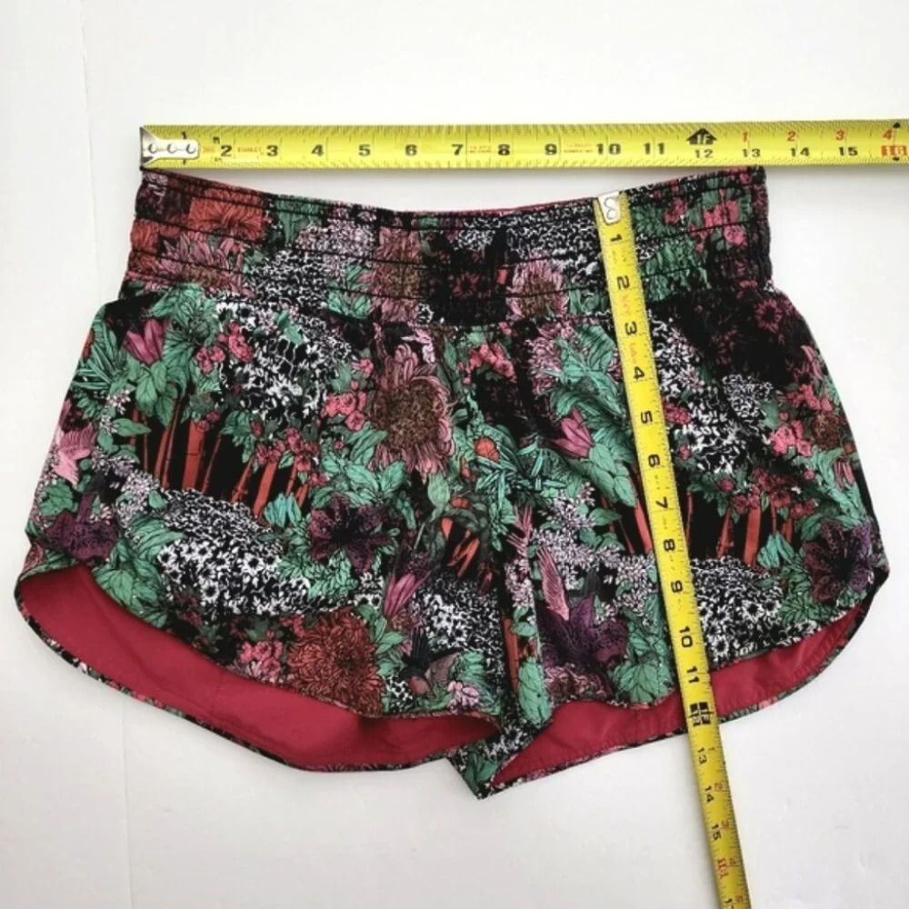 Lululemon Choose A Side Short Ruby Red Zen Garden Floral Multi 3" Inseam Size 6 - Picture 15 of 15